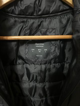 Chaleco acolchado Bershka negro