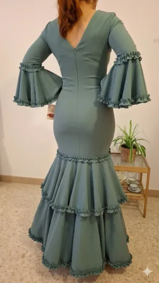 Traje de Flamenca verde con volantes