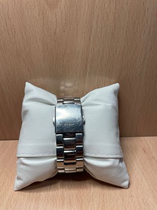 Reloj Guess Cronógrafo Gris y Plateado