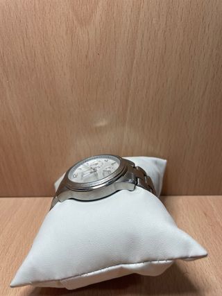 Reloj Guess Cronógrafo Gris y Plateado