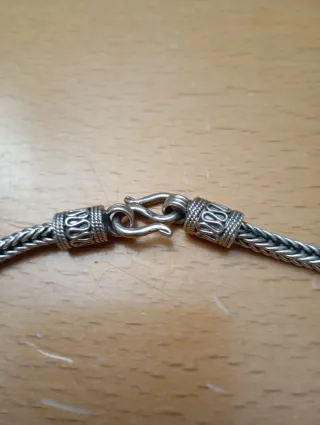 Collar de plata con abalorios