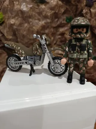 Moto y Soldado Custom Camuflaje