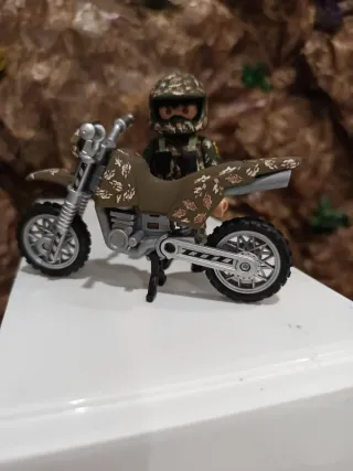 Moto y Soldado Custom Camuflaje