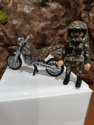 Moto y Soldado Custom Camuflaje