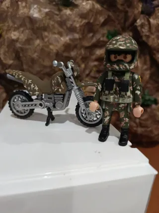 Moto y Soldado Custom Camuflaje