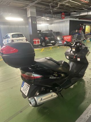 Suzuki Burgman 125cc Maxi Scooter 2.010