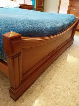 Somier tapizado con reposacabezas