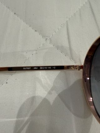 Gafas de sol mujer Guess doradas