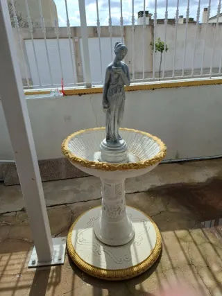 Fuente de jardín de piedra