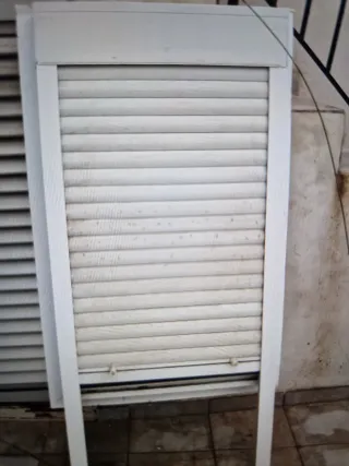 Ventana aluminio blanca