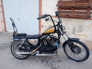 Harley Davidson 883 Carburación Negra/Dorada