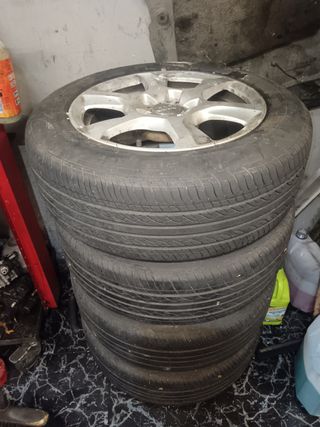 Llantas Audi A4 con neumáticos