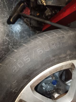 Llantas Audi A4 con neumáticos