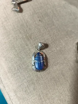 3 colgantes en plata Nefertiti, escarabajo hoja