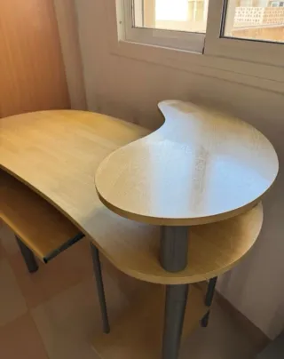 Escritorio madera y metal