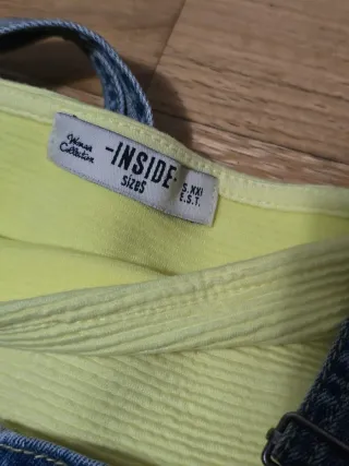 Conjunto peto vaquero y camiseta.Inside. 3 EUROS