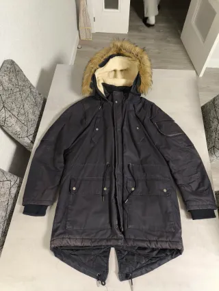 Parka Bershka capucha pelo Talla M