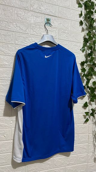 Camiseta Nike Vintage Azul y Blanca Años 2000