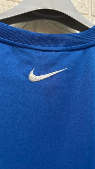 Camiseta Nike Vintage Azul y Blanca Años 2000