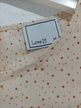 Blusa gasa beige con corazones brillo