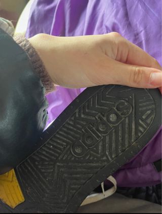 Zapatillas Adidas Blancas y Negras