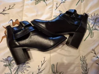 Botines Suitblanco Negros