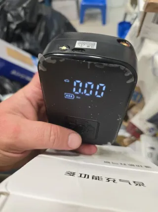 Bomba de aire portátil digital