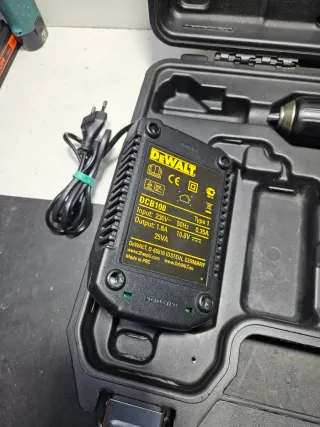 Taladro Atornillador Dewalt 10.8V con Cargador