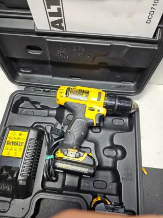 Taladro Atornillador Dewalt 10.8V con Cargador