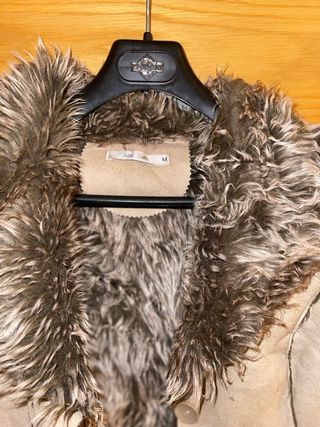 Abrigo de antelina y pelo sintético