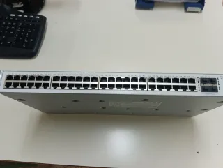 Switch HP Aruba 48p 1gb 1830 Nuevo + Latiguillos