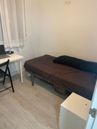 Se alquila habitación en piso compartido 270€