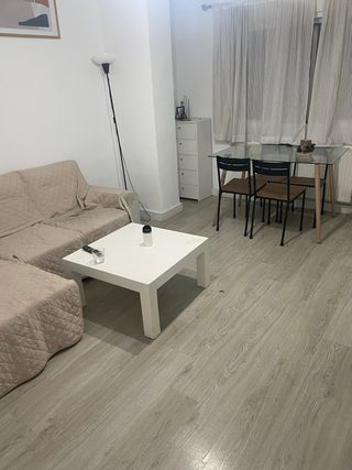 Se alquila habitación en piso compartido 270€