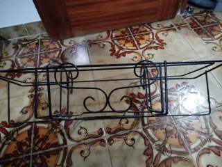 Portamaceteros de metal negro