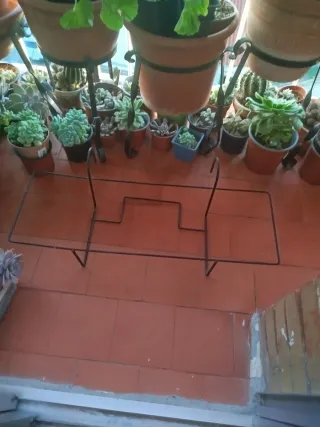 Portamaceteros de metal negro