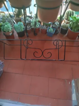 Portamaceteros de metal negro