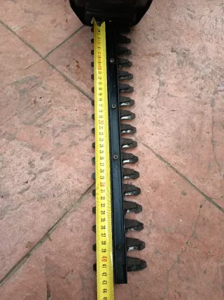 Cortasetos Black & Decker HT22