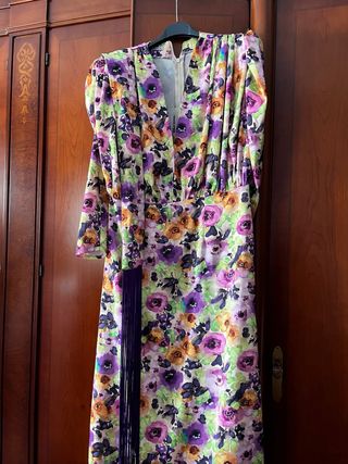 Vestido floral evento púrpura y verde