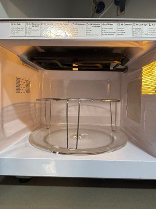 Microondas Candy 22L con Grill