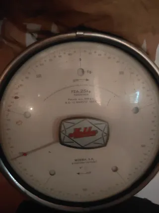 2 Básculas antiguas de pesaje