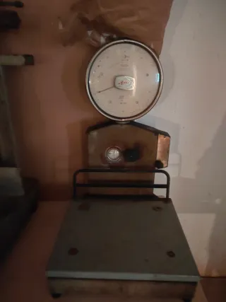 2 Básculas antiguas de pesaje
