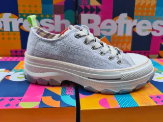 Zapatos Refresh Gris y Blanco para Chica