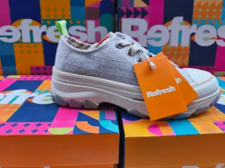 Zapatos Refresh Gris y Blanco para Chica
