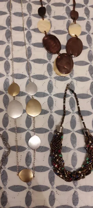 Lote Collares Negro y Dorado