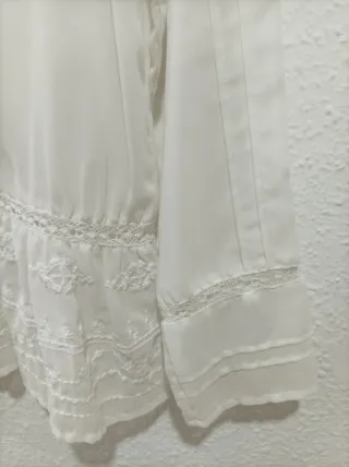 Blusa gasa blanca con puntilla