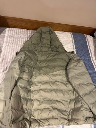 Chaqueta Zara Verde Oliva con Capucha