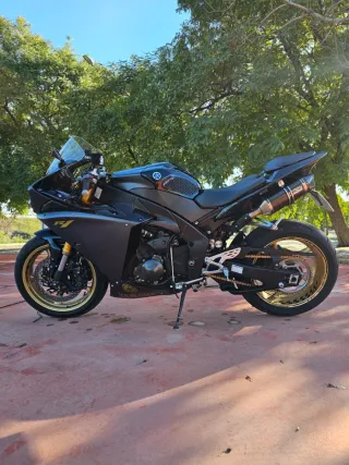 Yamaha R1 Crossplane