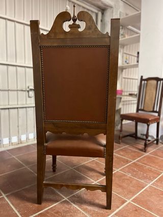 Sillón antiguo madera maciza y cuero