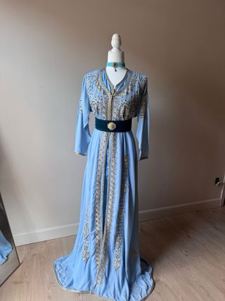 Alquiler Takchita Azul y Dorado