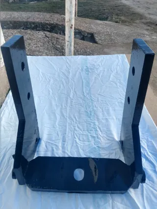 Enganche para remolque con tornillos